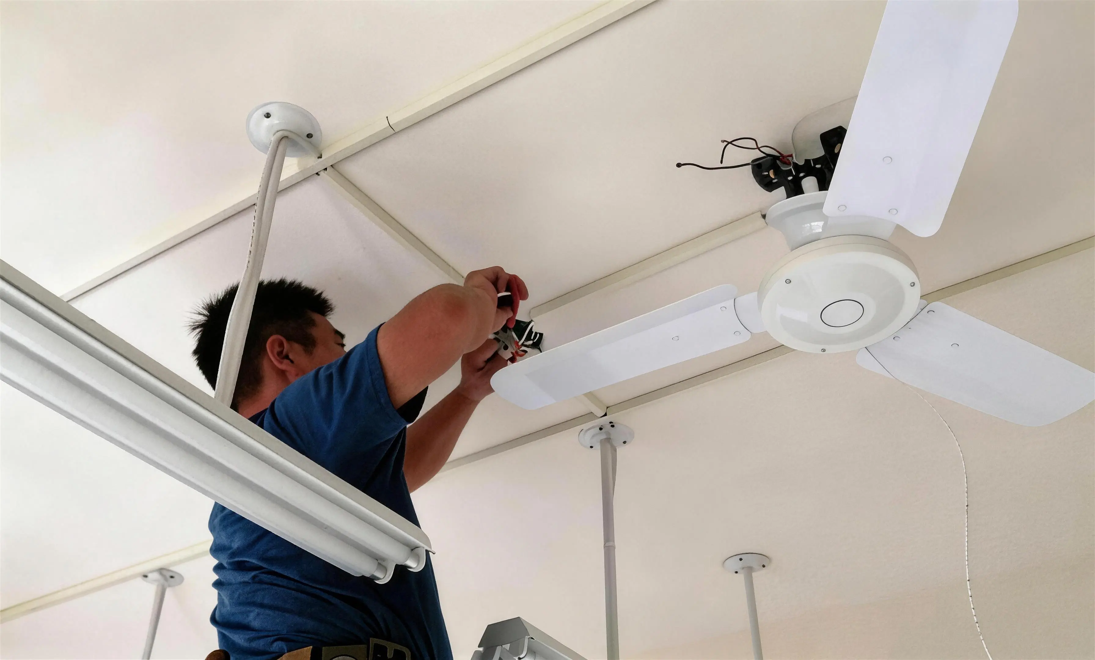 台中老舊線路更新 天花板電線施工